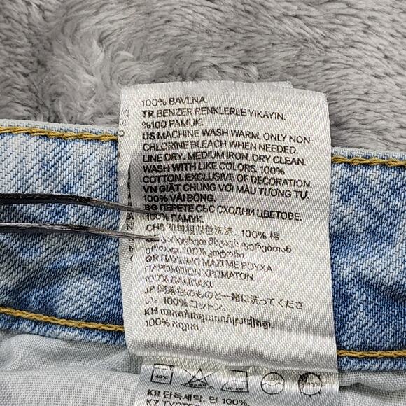 H&M Jeans Womens 6 Blue Light Wash Distressed Ripped Ultra High Waist Mom Jean - Picture 12 of 16